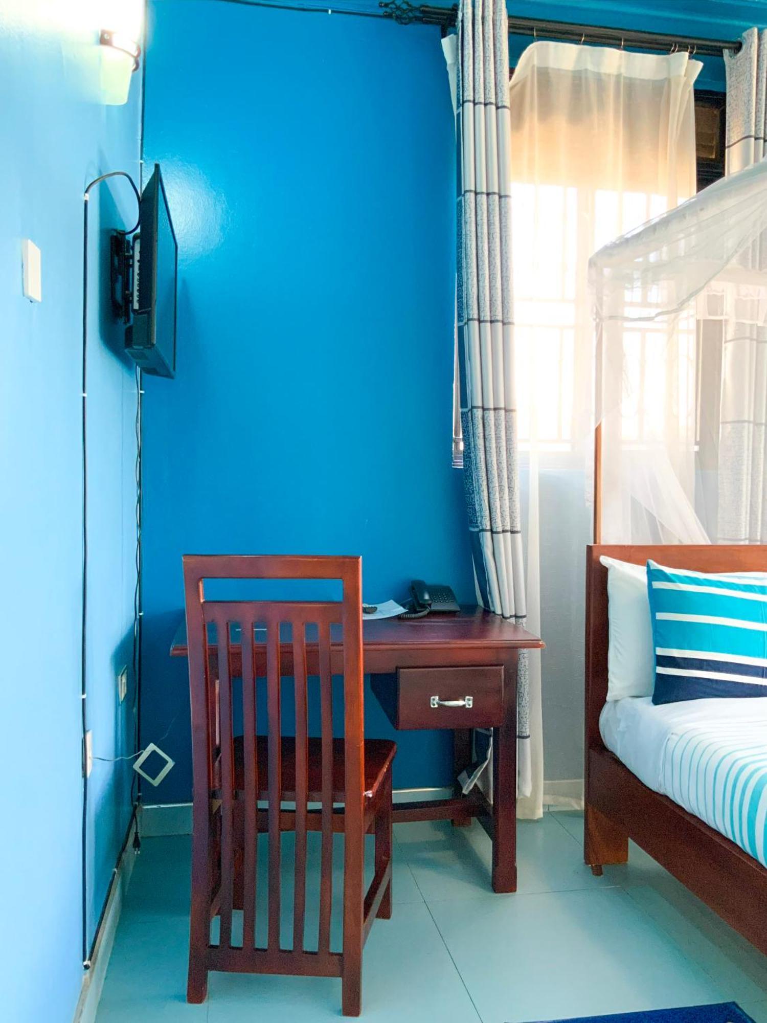 Hendo Hotel Entebbe Kültér fotó