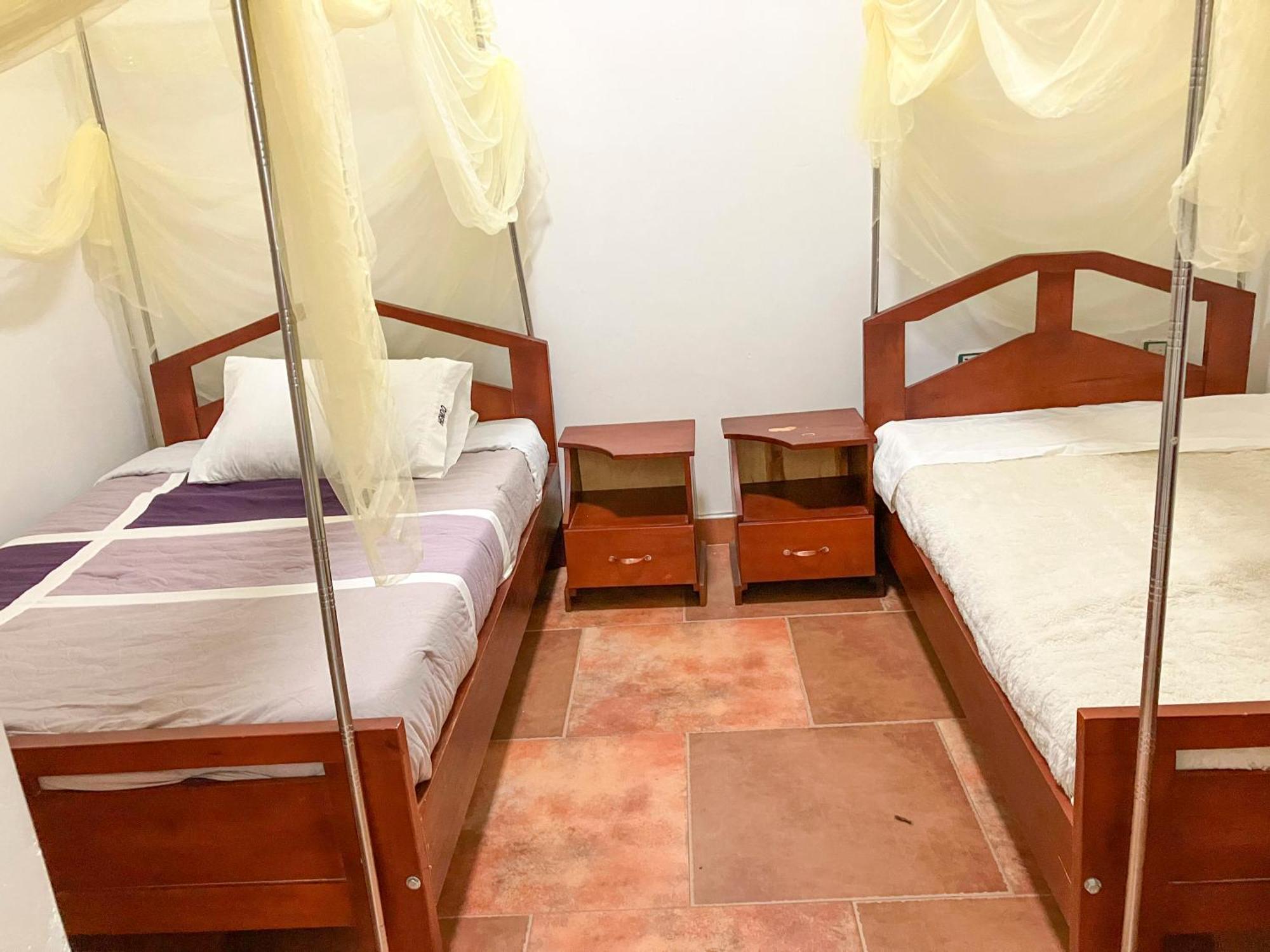 Hendo Hotel Entebbe Kültér fotó